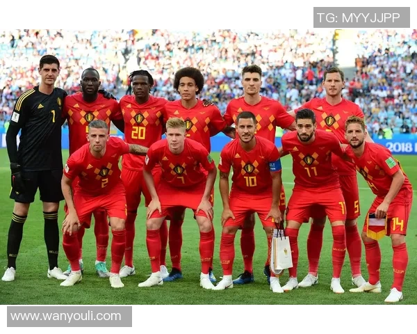 探寻足球历史中的传奇人物出名最早的足球明星背后的故事与成就 探寻足球历史中的传奇人物出名最早的足球明星背后的故事与成就